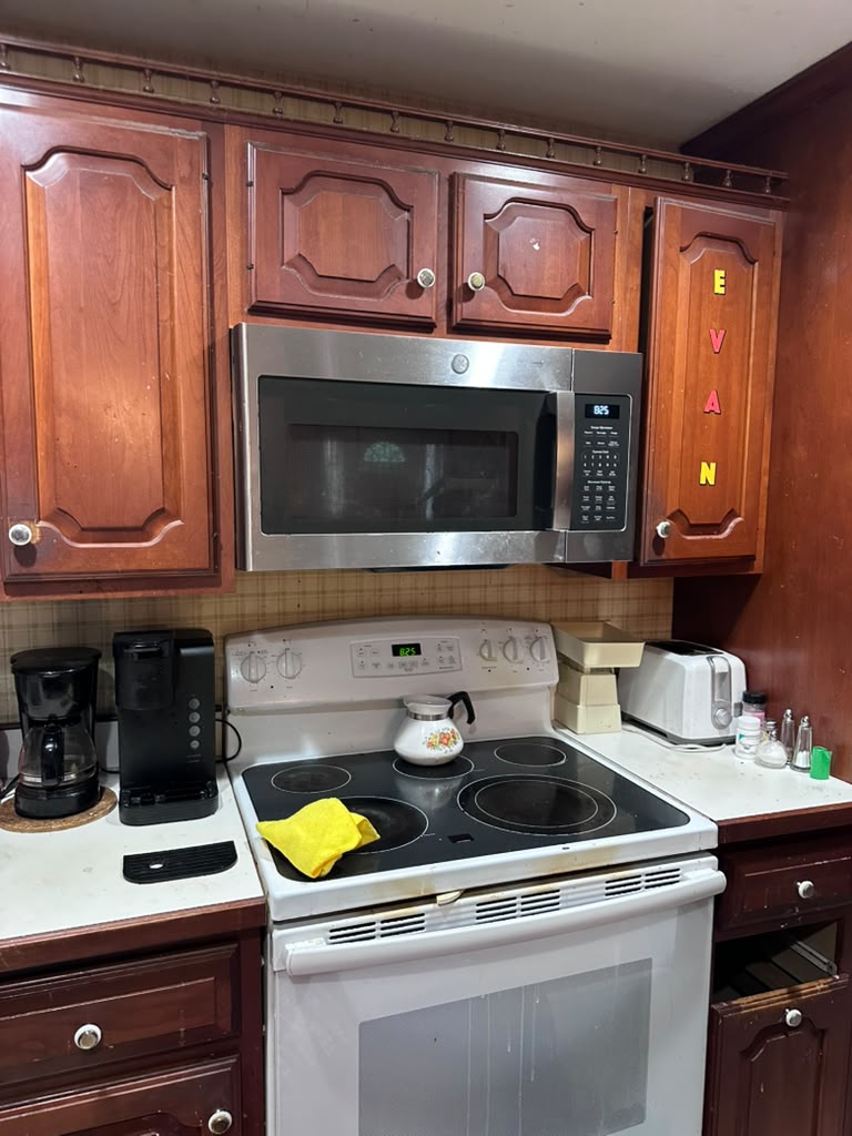 Spotless room cleaned by Magic Cleaner Service